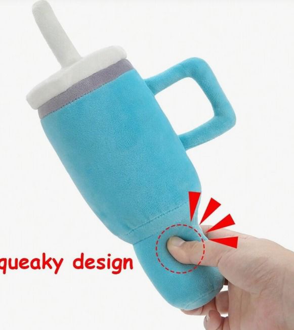 JUGUETE DE FELPA EN FORMA DE VASO CON SONIDO