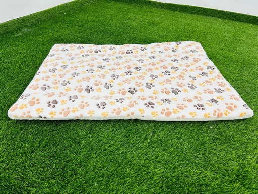 [095] Cama Para Mascotas Color Blanco Con Motivo De Huellitas 70cm X 100cm